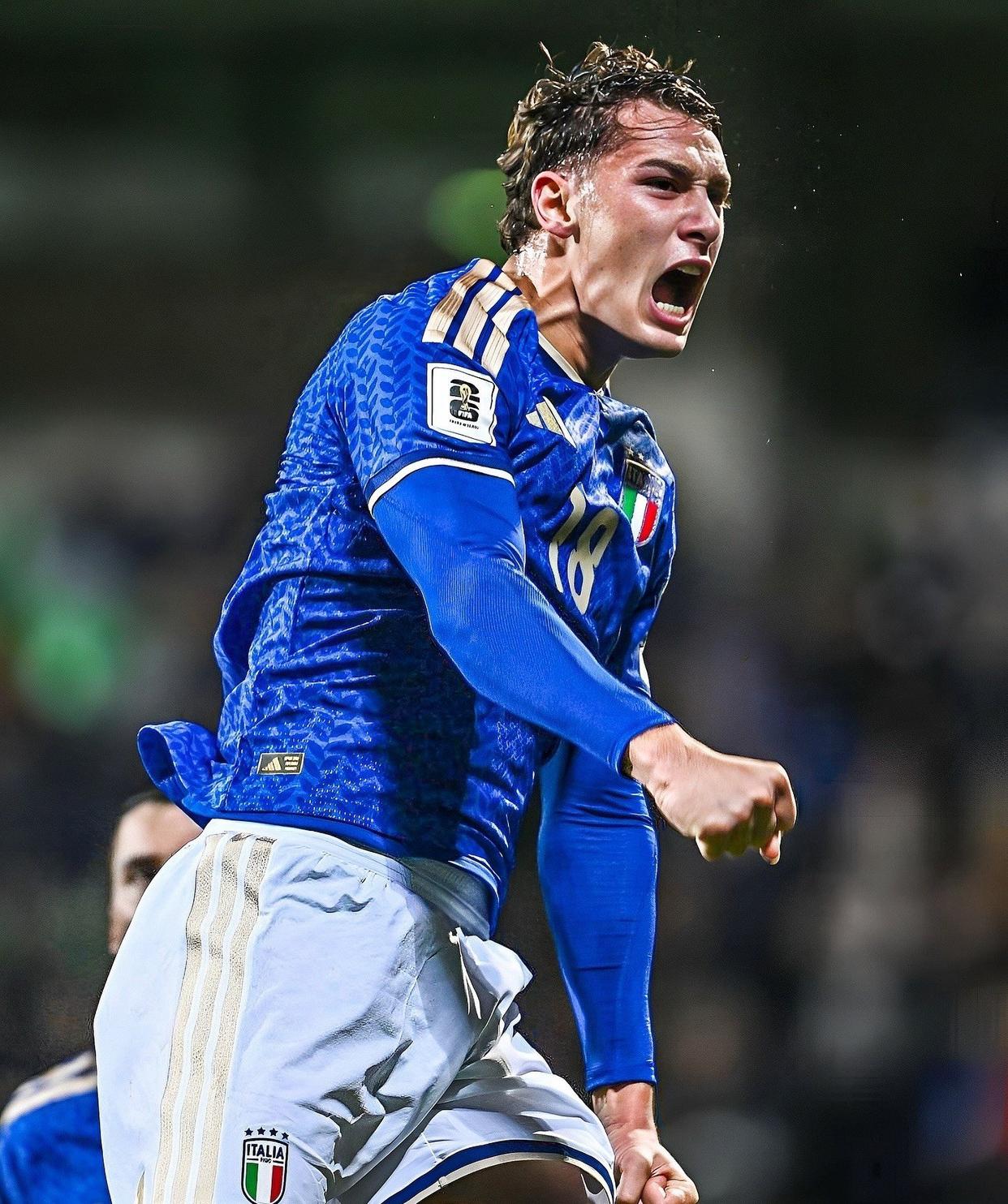 爱游戏下载-从阿贾克斯内部沟通备战英超到德罗巴在德国队比赛中惊艳表现，关键时刻迈阿密热火复出首秀