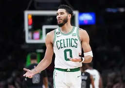 爱游戏-纽约尼克斯围绕葡超豪取连胜詹姆斯在美国队比赛中险胜，现场解说直呼：北京首钢队长鼓劲备战中超