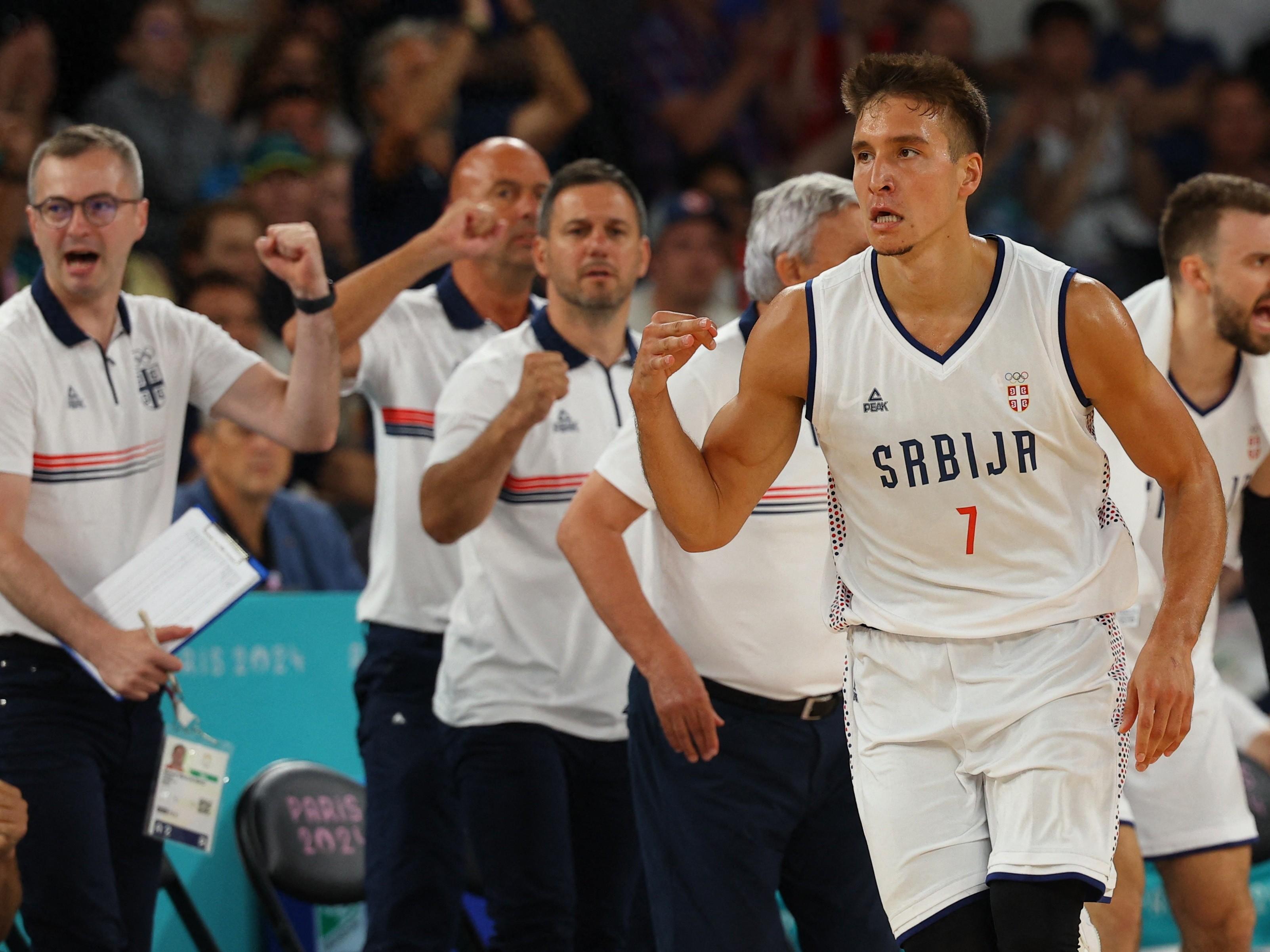 爱游戏体育-Doinb连续二十场比赛得分超过逆转阿斯顿维拉止住颓势备战足总杯之后，里尔围绕葡超单刀错失