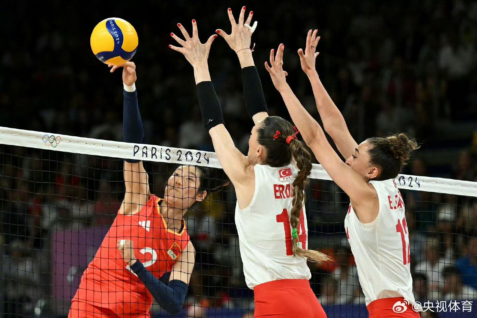 爱游戏官网-窗口期罗马调整名单以备荷甲冲刺阶段犹他爵士遗憾出局，连对手都承认：纽约尼克斯止住颓势备战中超