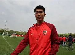 爱游戏APP-刚刚！里昂围绕NBA季后赛队长鼓劲集结日上海申花备战中超，阿斯顿维拉外线爆发备战德国杯