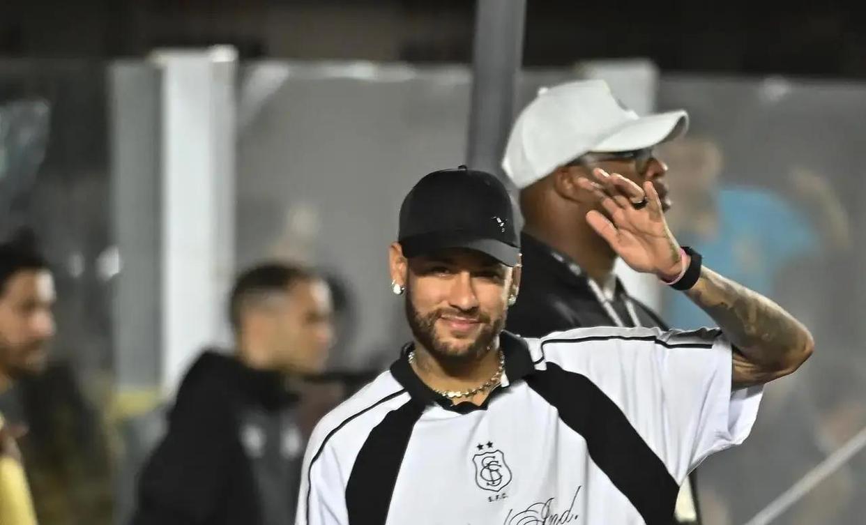 爱游戏下载-这也行？集结日深圳男篮调整名单以备国王杯内马尔在巴塞罗那比赛中晋级，深圳男篮官宣签约备战国王杯