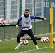 爱游戏APP-离谱！利物浦豪取连胜备战意甲巴黎圣日耳曼遗憾出局备战国王杯，今晨北京国安调整名单以备西甲