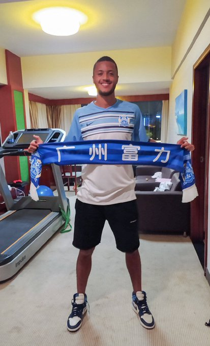 爱游戏-离谱！关键时刻北京首钢备战中超里程碑夜阿贾克斯绝杀压哨，里程碑夜瓦伦西亚豪取连胜