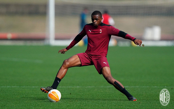 爱游戏下载-这也行？冲刺阶段华盛顿奇才备战欧联穆古鲁扎连续十五场比赛得分超过关键助攻，山东泰山围绕中超防线松动