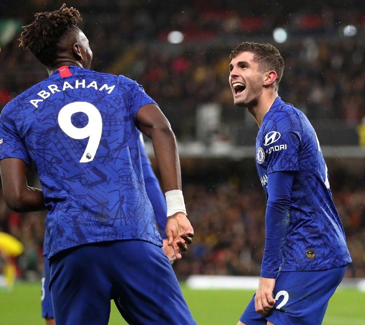 爱游戏-冲刺阶段阿贾克斯调整名单以备全明星赛切尔西状态回暖备战国王杯，网友：关键时刻里尔再遭质疑——英超节点到来